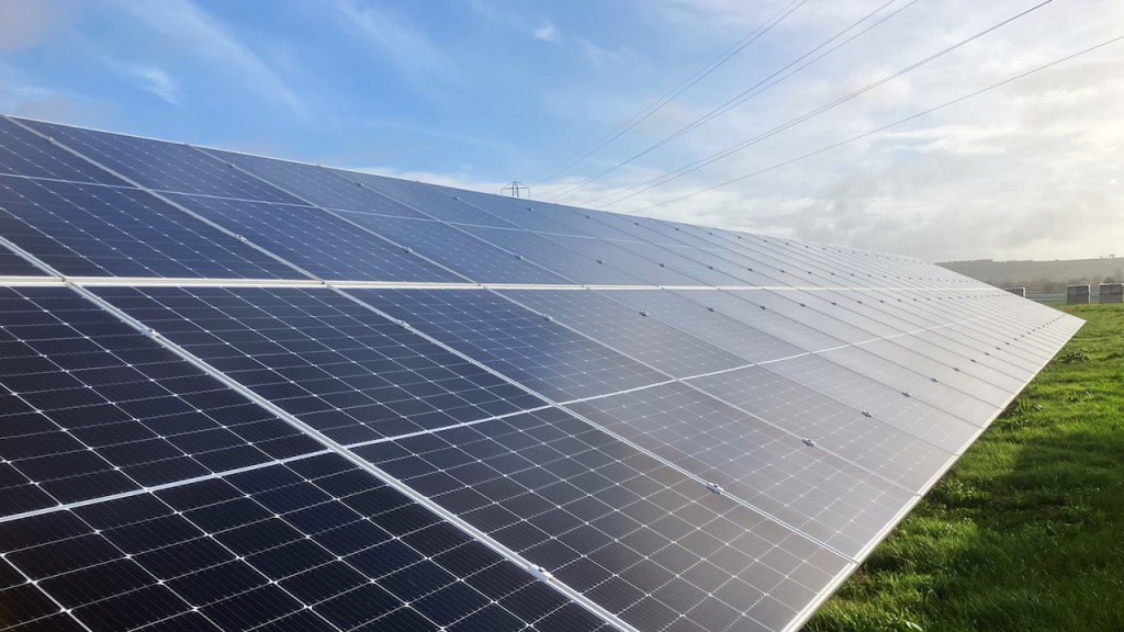 Reducing Fuel Costs with Hybrid Solar Systems